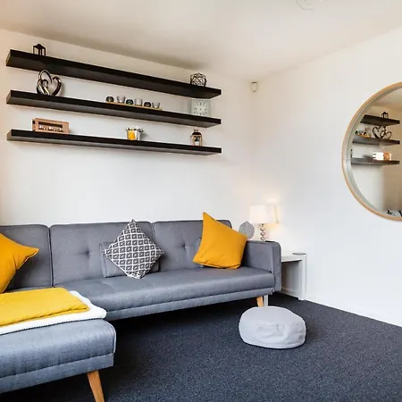 3 Bed City Centre House Free Parking Bristol