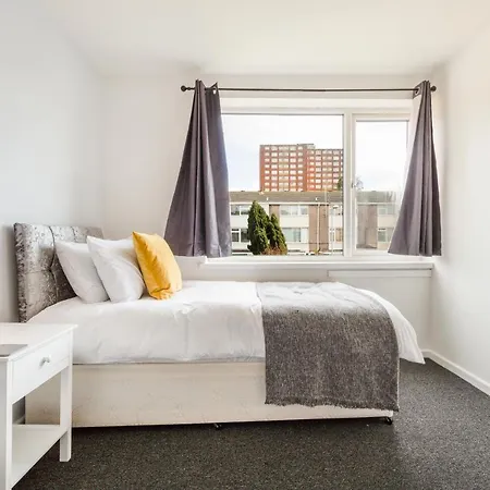 3 Bed City Centre House Free Parking Apartment